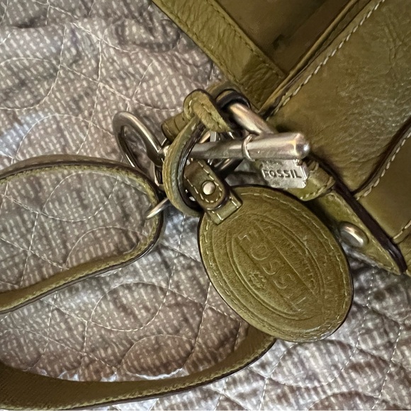 Real green leather fossil - Picture 2 of 5